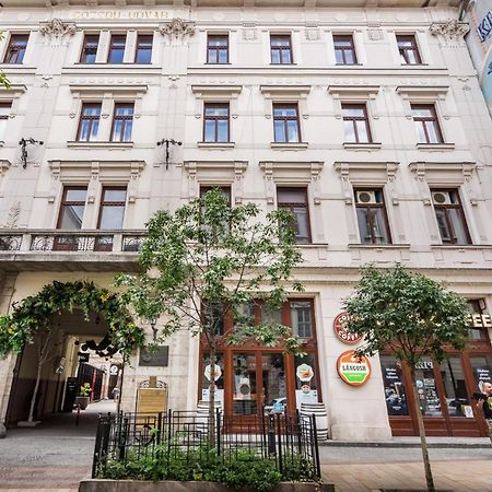 Ace Of Spades Gozsdu Budapest Exterior photo